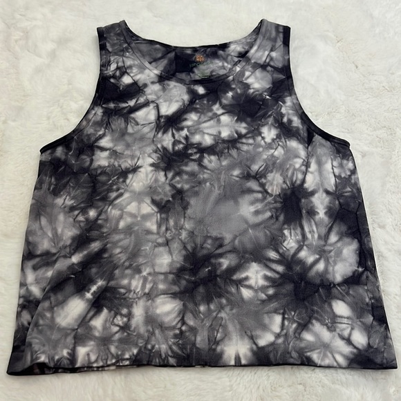 Tangerine Tops - TANGERINE tank top size LG tie dyed